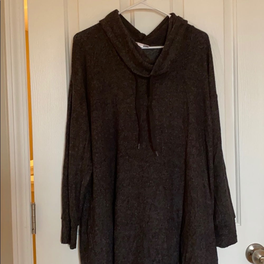 NWT cowl neck maternity tunic